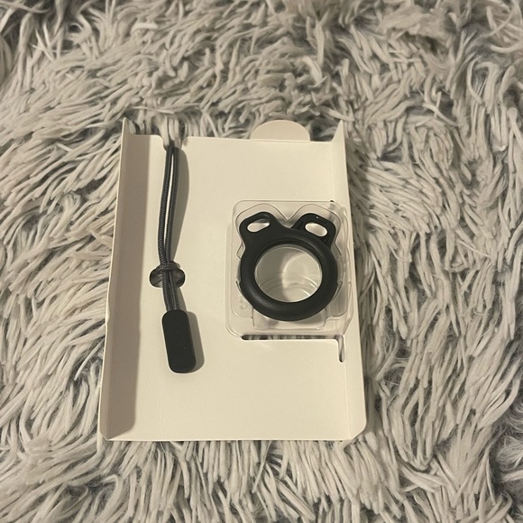 Apple AirTag Secure Holder with Strap - Picture 5 of 5